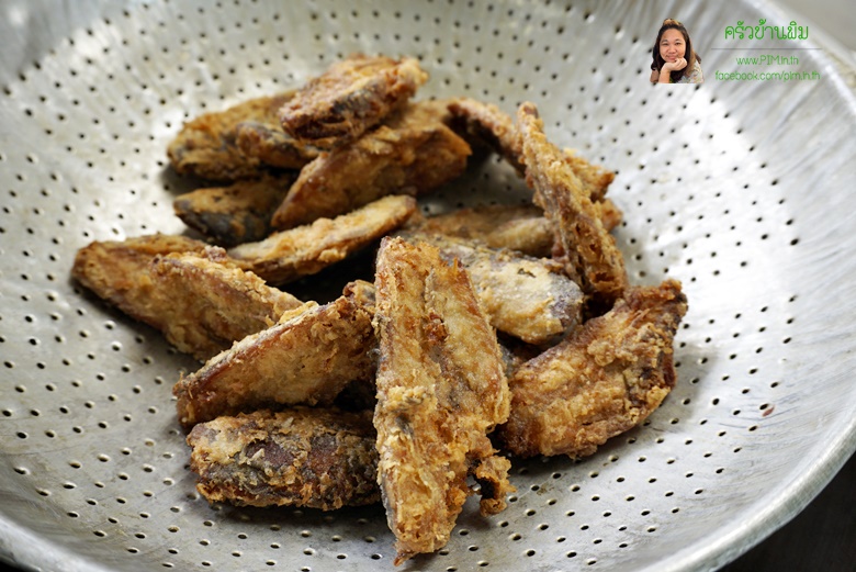 fried mackerel with garlic and pepper 09