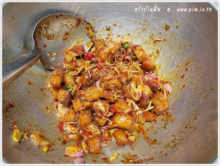 http://pim.in.th/images/all-side-dish-fish/pla-pla-tubtim-tod/red-tilapia-spicy-salad-15.JPG