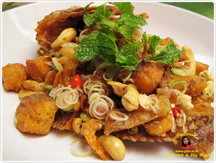 //pim.in.th/images/all-side-dish-fish/pla-tubtim-tod-yum-takrai/pla-tubtim-tod-yum-takrai-10.JPG