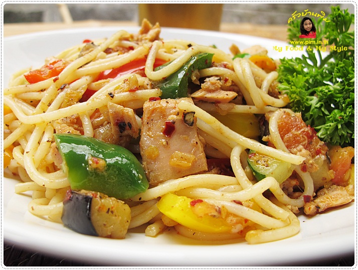 http://pim.in.th/images/all-side-dish-fish/spagetti-with-five-colors-vegetables/spagetti-with-five-colors-vegetables-17.JPG
