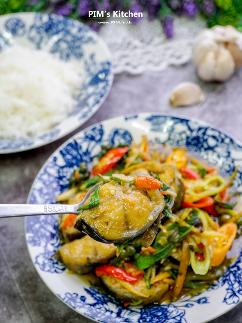 stir fried catfish with chilli paste 18