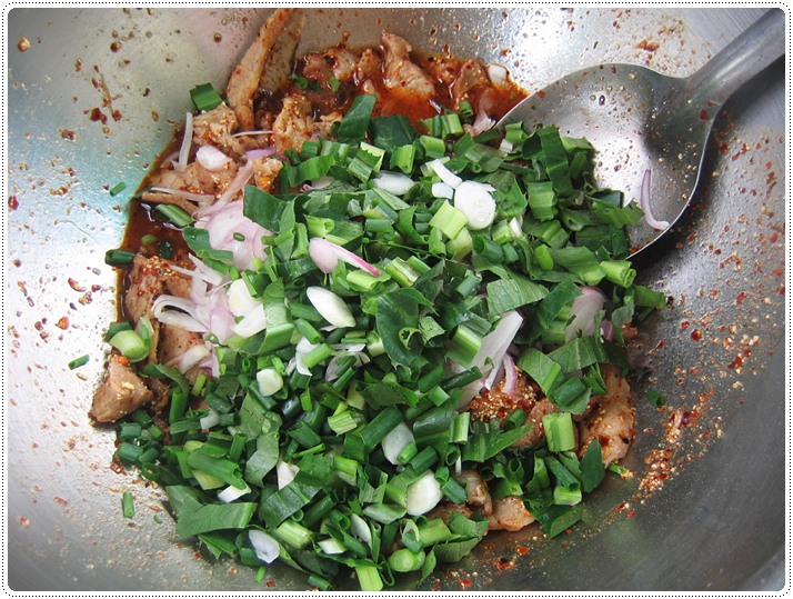 http://pim.in.th/images/all-side-dish-pork/namtok-mooyang/namtok-mooyang-46.JPG