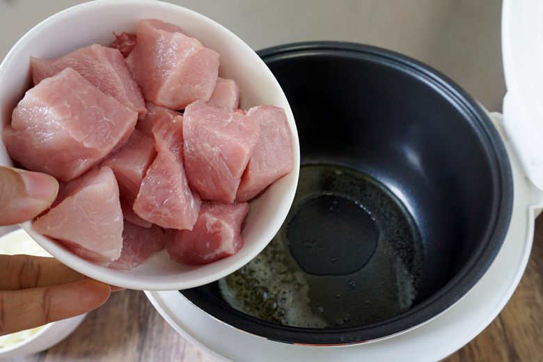 pork stew in rice cooker 04