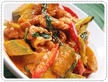 http://pim.in.th/images/all-side-dish-pork/stir-fried-pork-with-pumkin-and-curry-paste/stir-fried-pork-with-pumkin-and-curry-paste-01.JPG