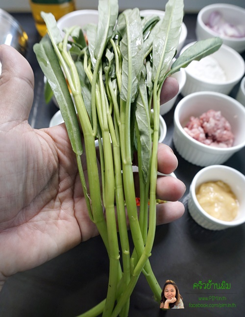 crispy deep fried morning glory salad 04