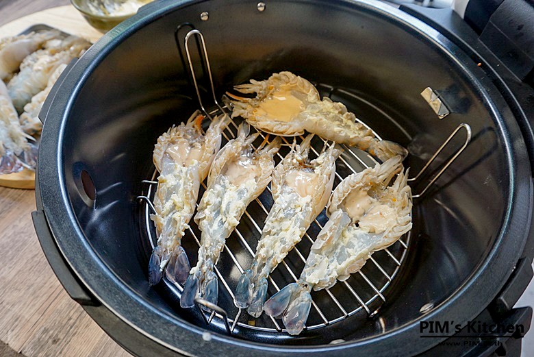 grilled river prawn with garlic butter21
