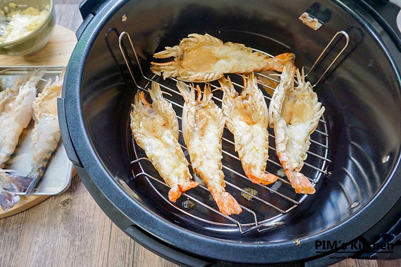 grilled river prawn with garlic butter24