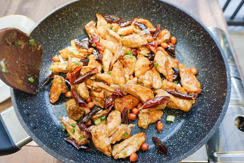 fried mushroom with dried chilli and peanut17