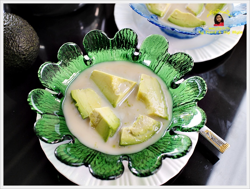 http://www.pim.in.th/images/all-thai-sweet/avocado-in-sweet-coconut-milk/avocado-in-sweet-coconut-milk-03.JPG