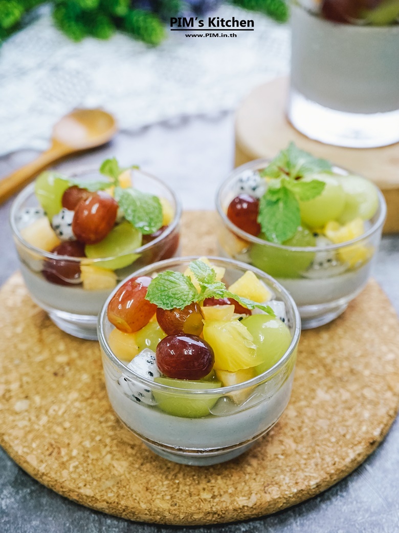 black sesame soy milk jelly with mix fruit 23