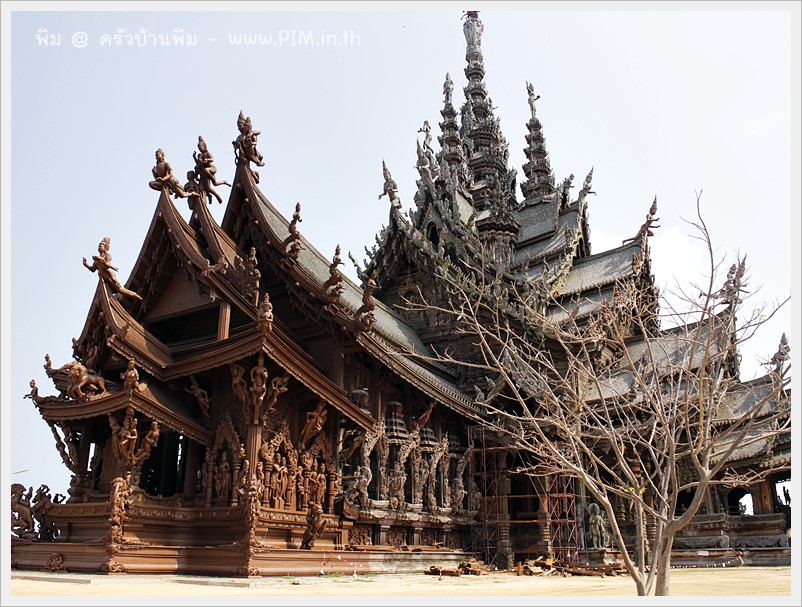 http://www.pim.in.th/images/pim-travel/pattaya/sanctuary-of-truth-02.JPG